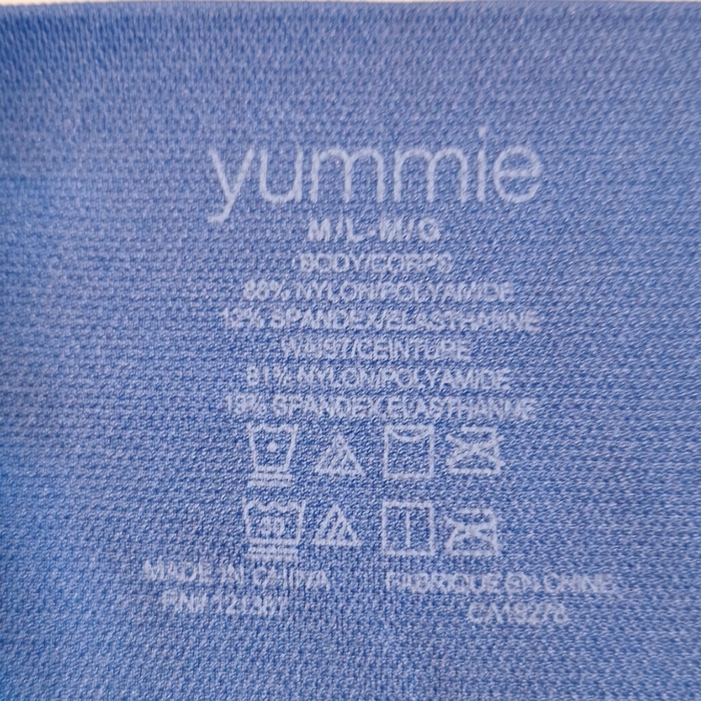 Yummy Shape Thongs - Picture 6 of 12